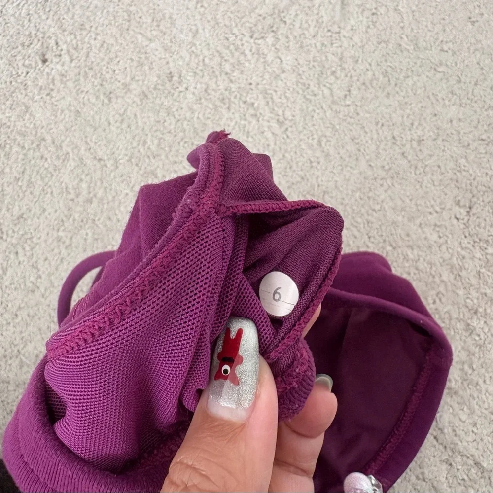 Lululemon Strappy Sports Bra - 6 - Picture 9 of 9